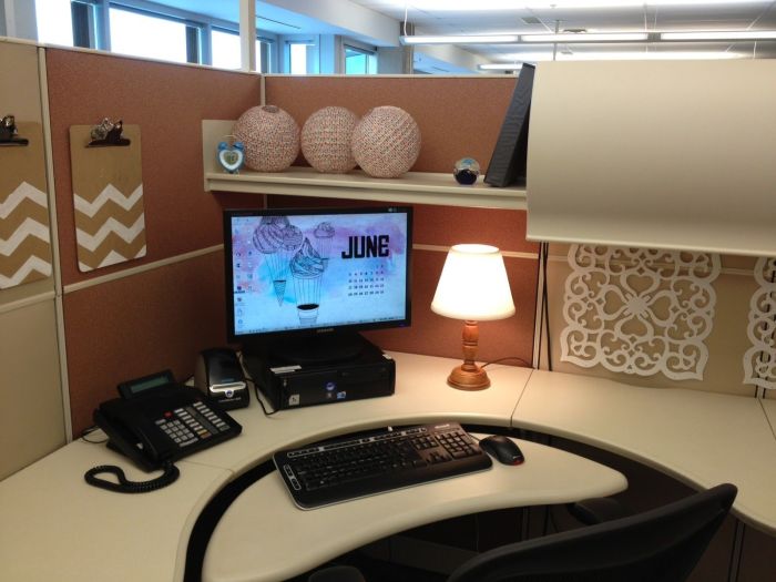 How to decorate your office cubicle