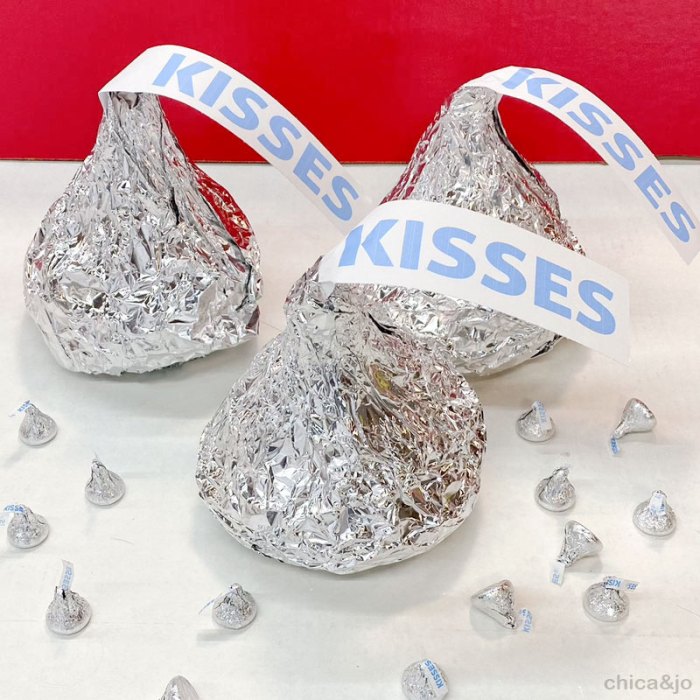 How to make a hershey kiss decoration