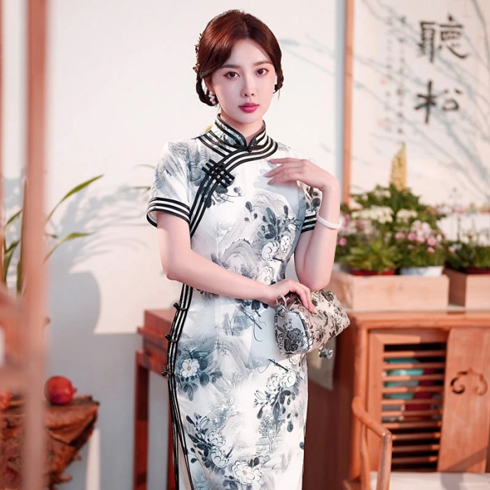 How to dress a qipao for casual style